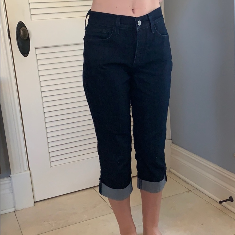 *Incredibly Comfy* High-waisted Jean Capris